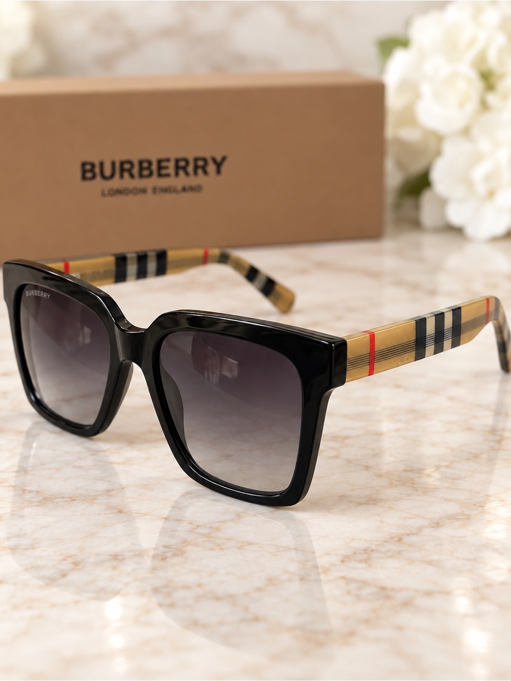 Burberry B4835